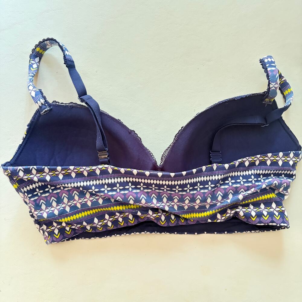 Victoria's Secret wireless lightly lined plunge bra bralette Size 36C - Picture 3 of 6